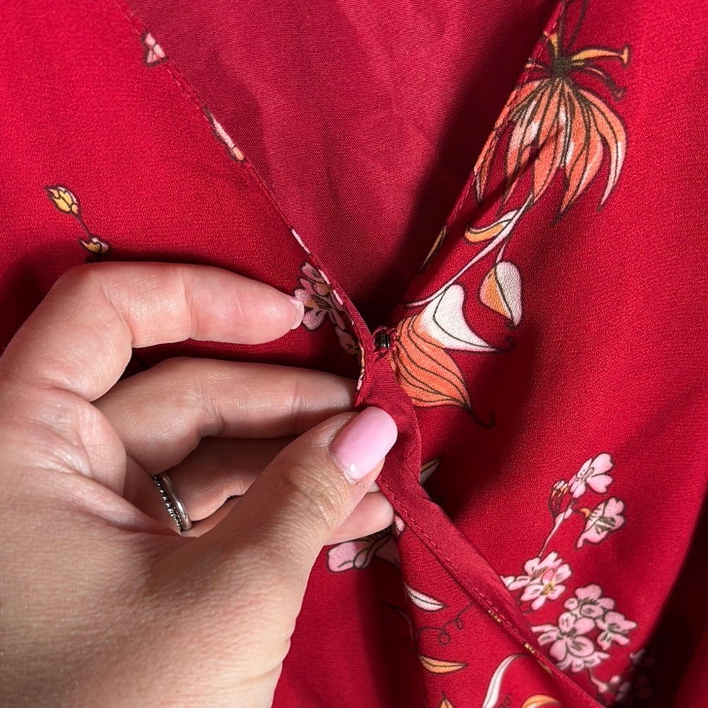 BB Dakota > Red Floral Wrap Dress 4 - Picture 4 of 10